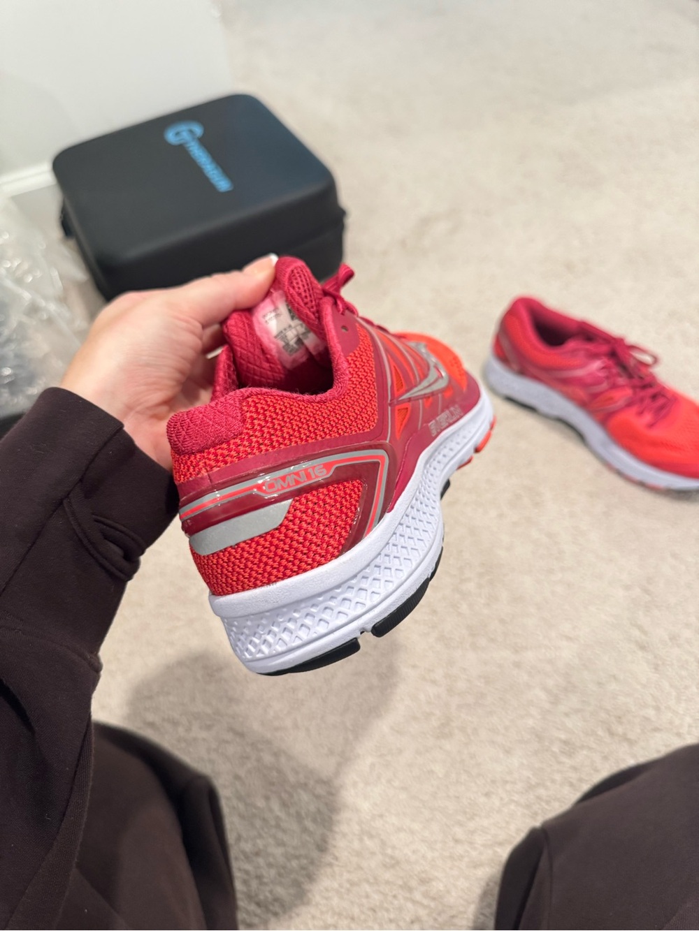 Saucony Omni 16 everun Women's Red Running Sneakers - Lightweight Comfort